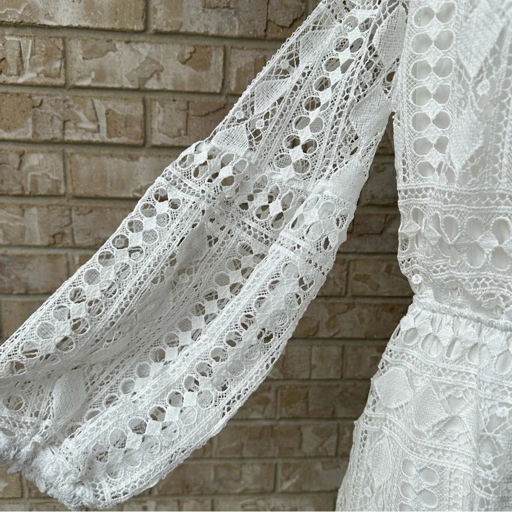 New Eilly Bazar Lace Romper Lined Size M 🌸 - Picture 5 of 16